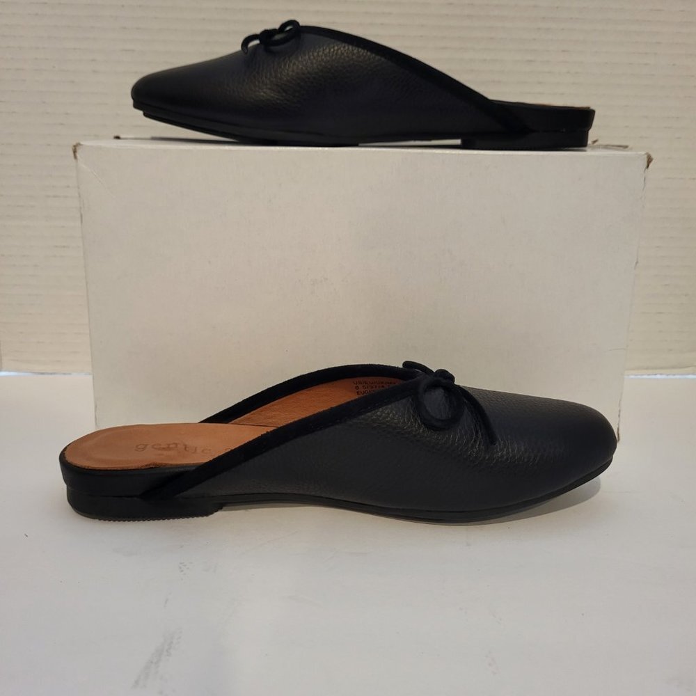 .Gentle Souls by Kenneth Cole - Eugene Bow Slide in Leather - 6.5